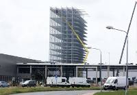 Będzie to najwyższy budynek przemysłowy w Legnicy, ma 44 metry wysokości, zdjęcia