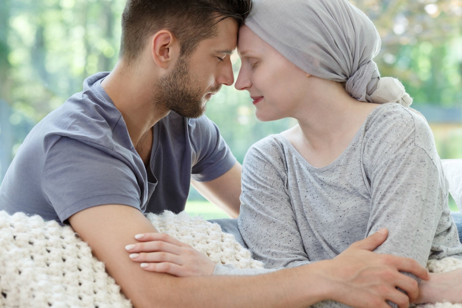 Wsparcie oferowane przez opiekunów jest dla pacjentów niezbędne, ale dla nich samych bywa trudne
