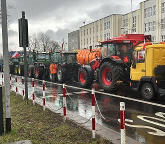 Rolnicy protestują w Częstochowie. Ścisłe centrum miasta zostało zablokowane (VIDEO)