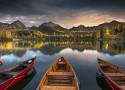 Tatrzańskie Szczyrbskie Jezioro zachwyca. Klimat jak w słynnych Dolomitach lub Alpach! Łódki, góry i woda – to HIT tegorocznej jesieni