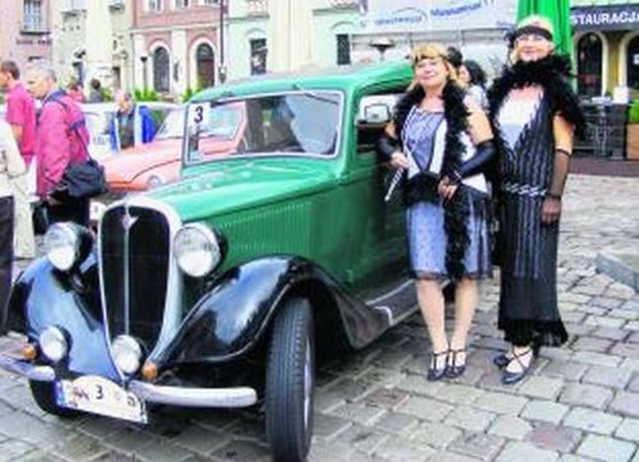 Maria Kramarczyk i Anna Jarosińska jeżdżą 74-letnim fiatem