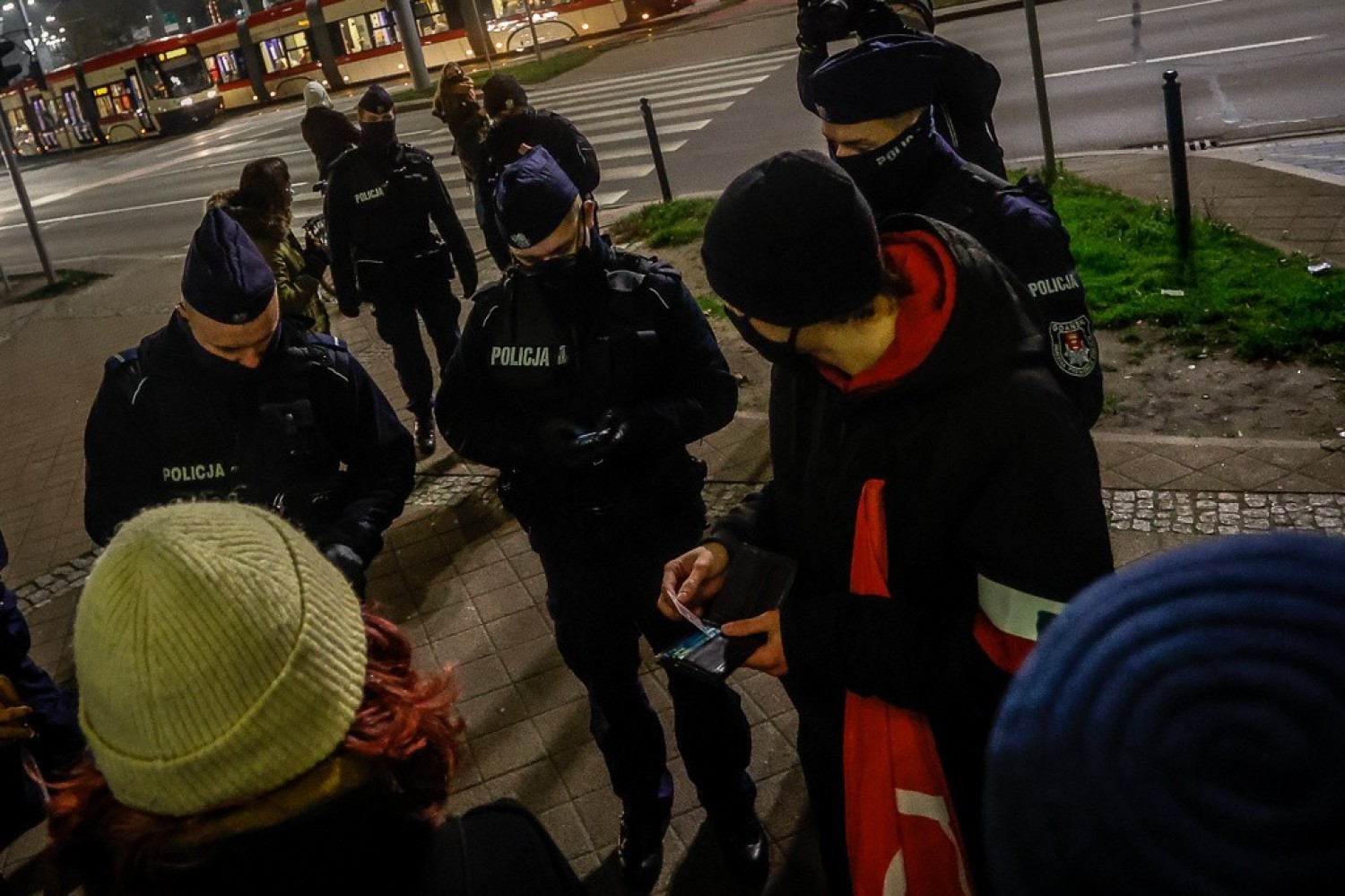 Protest maturzystów pod Kuratorium Oświaty w Gdańsku w środę, 25