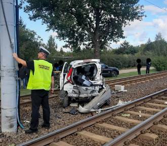 Toyota kontra tramwaj w Bydgoszczy. Jedna osoba w szpitalu po zderzeniu na Toruńskiej