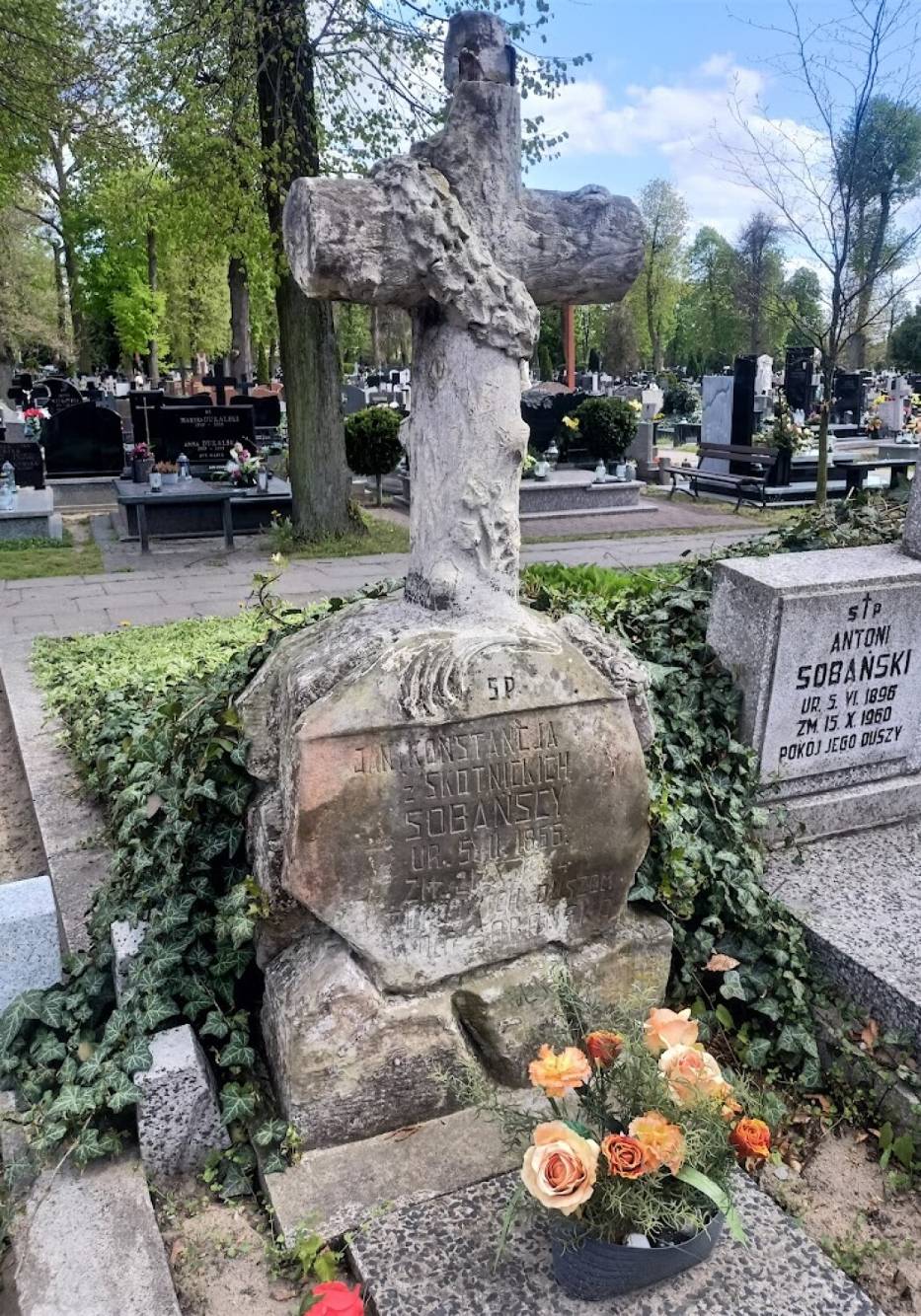 Zduńskowolanie wybrali nagrobek do renowacji na cmentarzu przy Łaskiej w Zduńskiej Woli 