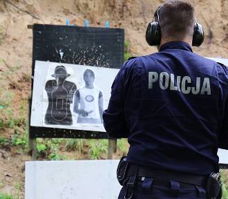 Policjanci z Bytowa szkolili się w strzelaniu | ZDJĘCIA+WIDEO