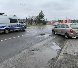 Wypadek na ulicy Popiełuszki na Retkini: Kobieta zginęła pod kołami samochodu