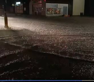 Ulewy i burze w Małopolsce. Pierwsze zalania i najwyższy alert