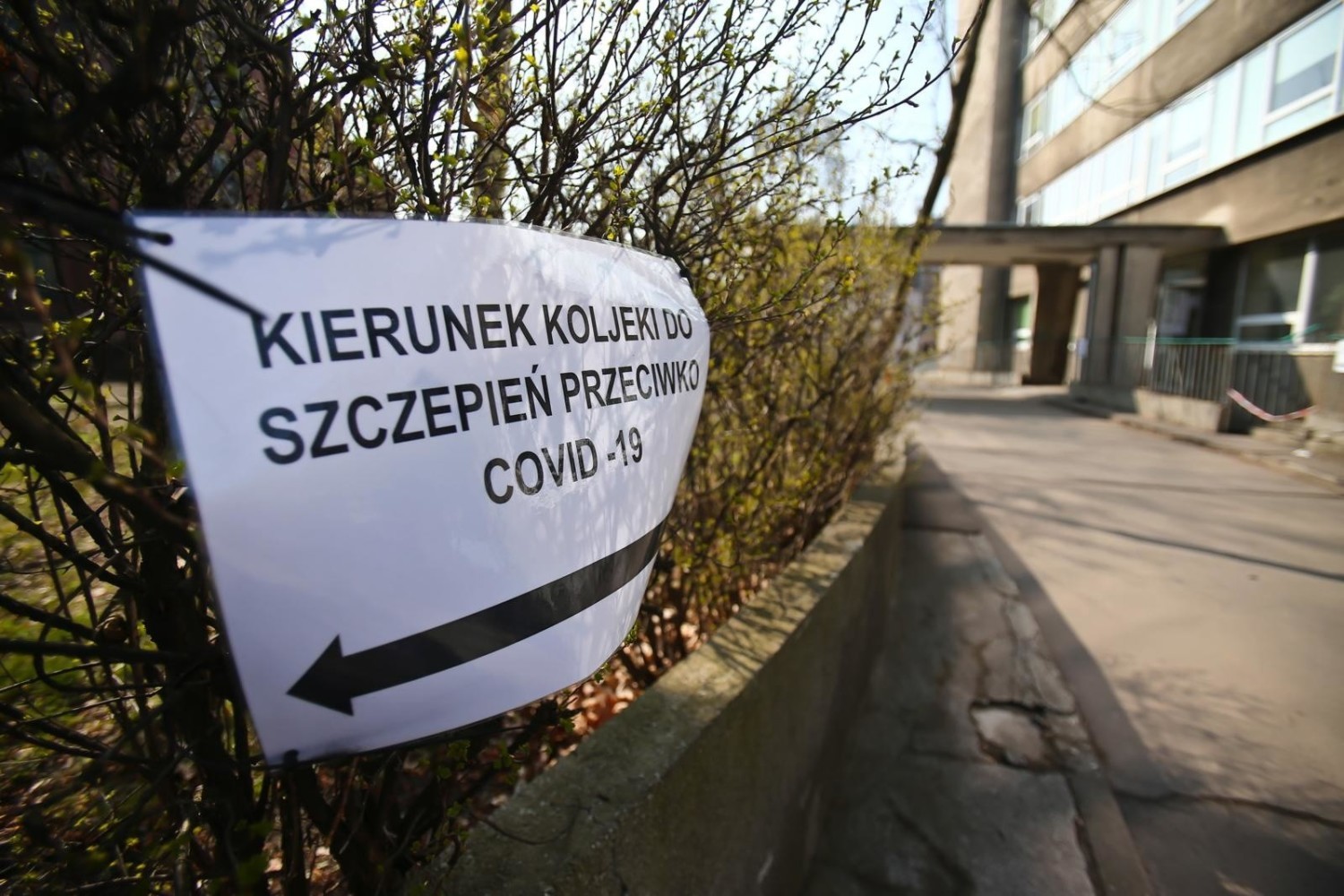 Ministerstwo Zdrowia poinformowało w Niedzielę Wielkanocną o 22 947 nowych i potwierdzonych przypadkach zakażenia