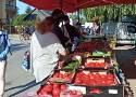Czwartek na targowisku w Jędrzejowie. Jakie ceny owoców i warzyw? Sprawdź