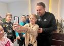 Uczniowie ze Starachowic w... fotelu prezydenta. Były też selfie [ZDJĘCIA]