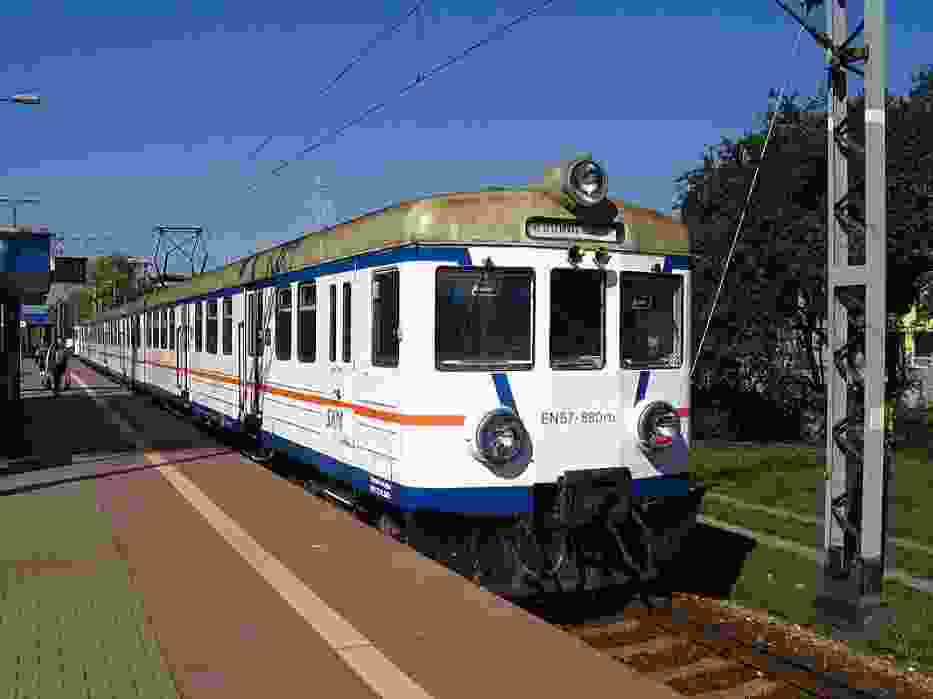 Obecnie stołeczna SKM liczy trzy linie