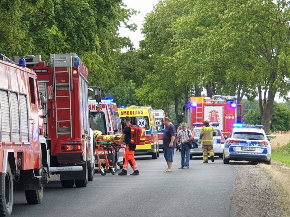 Tragiczny wypadek w gminie Tłuchowo. Nie żyje kierujący BMW