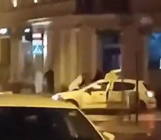 Nocna kradzież taksówki w Poznaniu. "Wywiązała się awantura i bójka"