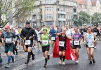 Zawodnicy na trasie 22. Poznań Maratonu. Biegliście? Znajdźcie się na zdjęciach!