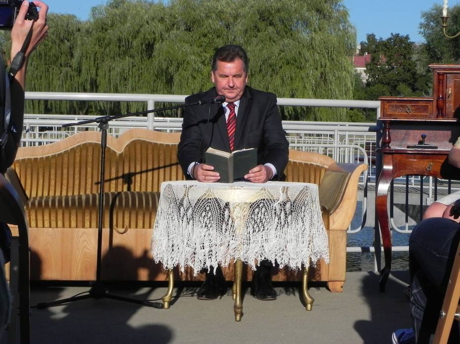 Starosta Ostrowiecki, Zdzisław Kałamaga podczas ubiegłorocznego Narodowego Czytania Fredry