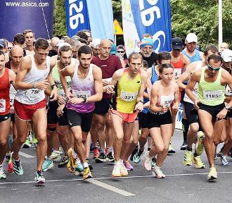 Ponad 1200 osób wystartowało w 32. Półmaratonie Signify Piła [ZDJĘCIA cz. 1]