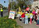 Akcja "Jabłko czy cytryna?" w Piotrkowie. Policjanci z drogówki wraz z przedszkolakami promowali bezpieczeństwo na drogach. ZDJĘCIA