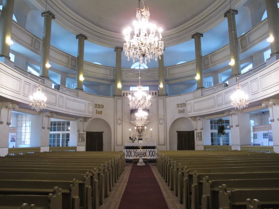 Niepowtarzalny Kościół Zbawiciela w Wałbrzychu. Zwiedzanie i zdjęcia świątyni