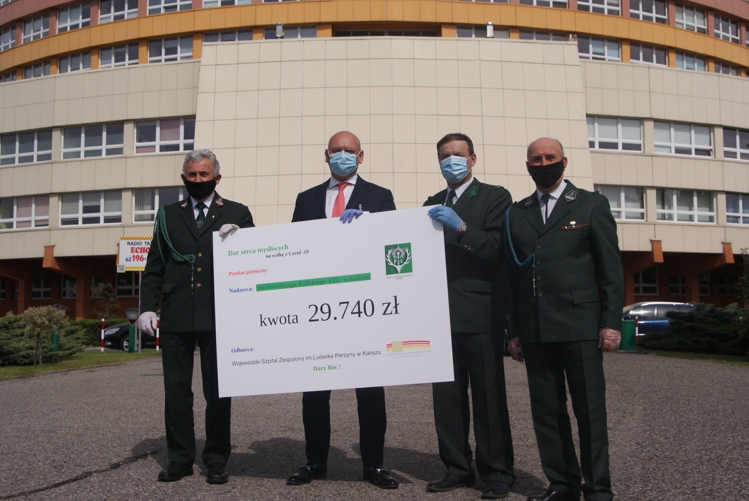 Szpital w Kaliszu. Myśliwi wsparli finansowo lecznicę w walce z koronawirusem