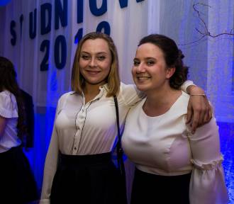 Studniówka 2018 LO Sióstr Nazaretanek. Tak wyglądała zabawa przed maturą [ZDJĘCIA]