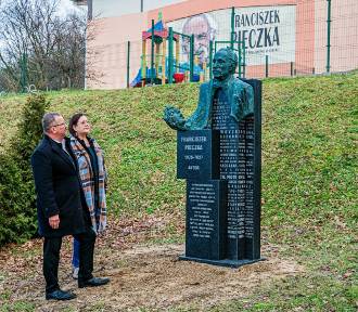 Pomnik z rzeźbą śp. Franciszka Pieczki stanął w Godowie. Wielki Ślązak upamiętniony
