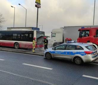 Pożar autobusu MZK w Opolu. Zapaliła się komora silnika