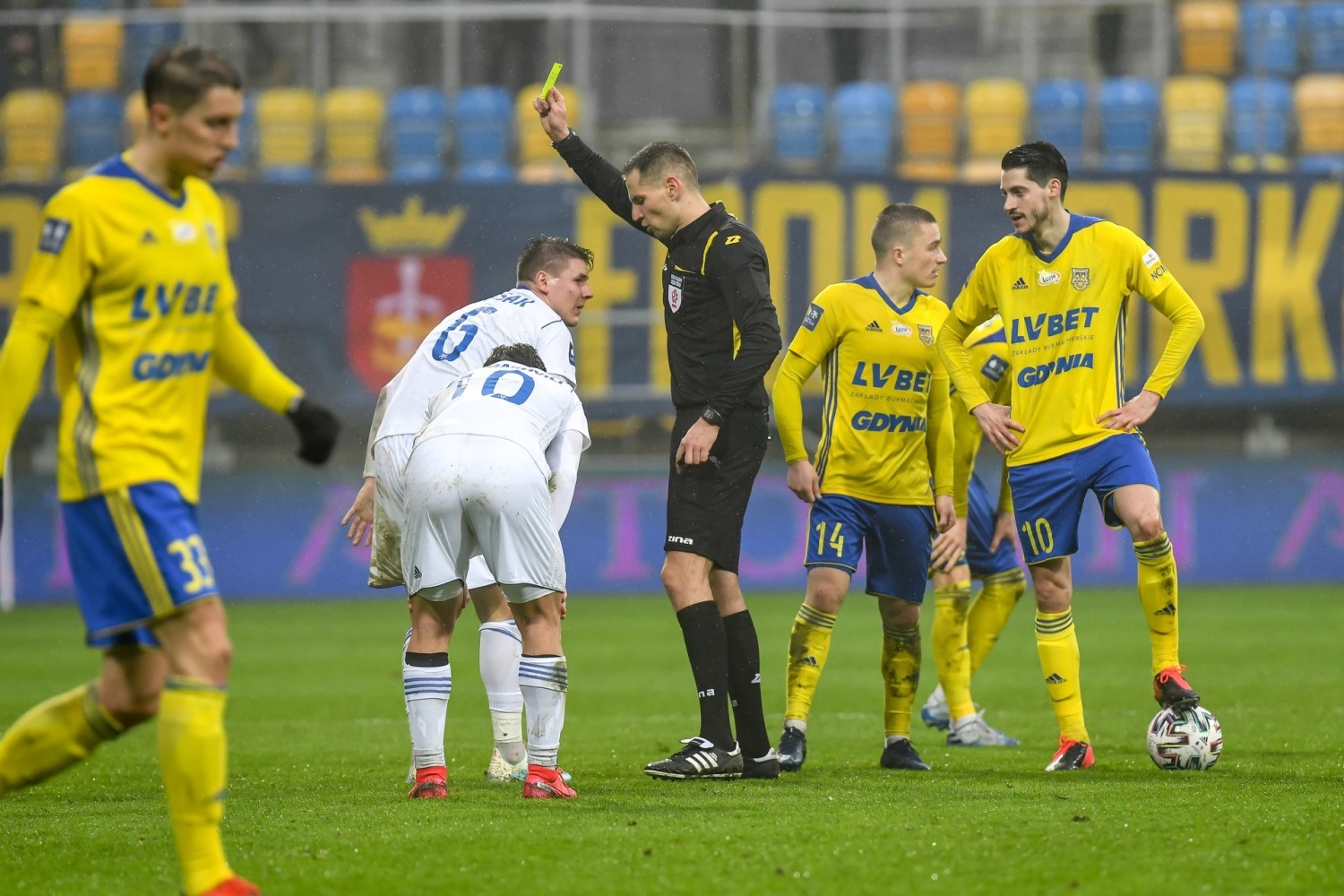Piłkarze Arki Gdynia, podobnie, jak innych klubów, jeszcze w tym miesiącu mają wznowić zawieszone rozgrywki w PKO BP Ekstraklasie