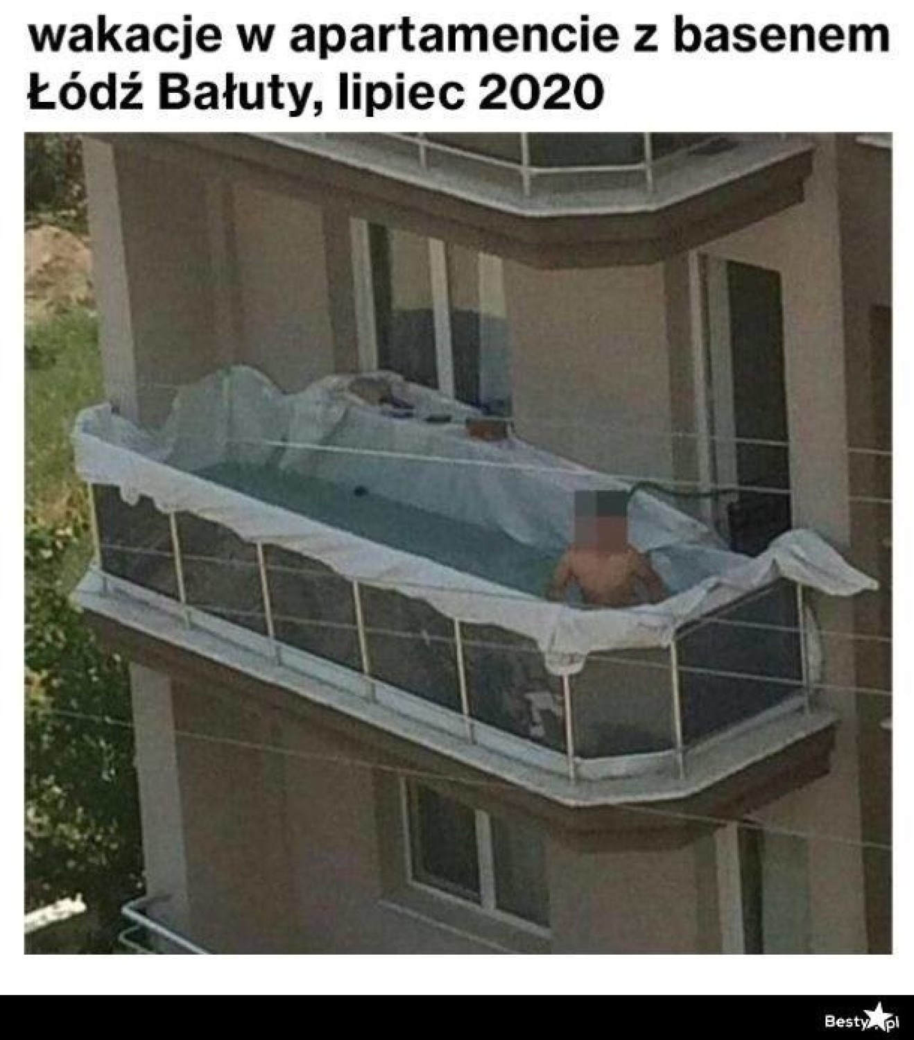 Memy o wakacjach 2020. W tym roku hitem Los Balkonos, Sofa del Mar i Santa Sypialnia. Co jeszcze przygotowali internauci? Sprawdź!