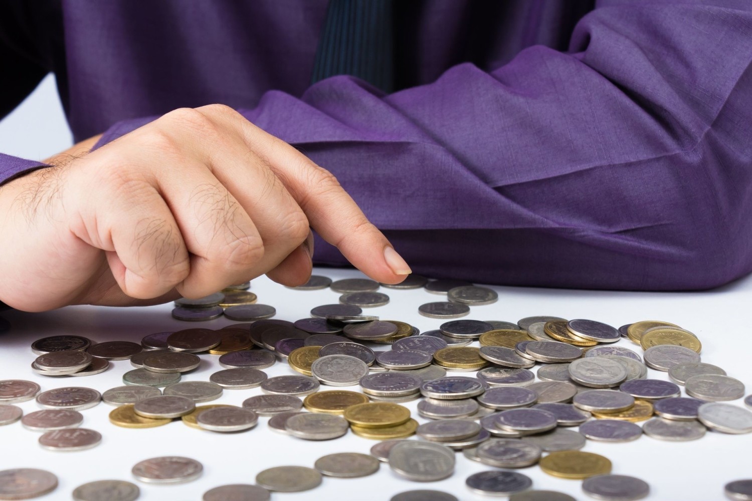 Najwięcej firm płaci pracownikom najniższą krajową na wschodzie (55%) i zachodzie (53%) Polski
