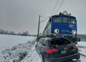 Zderzenie pociągu z samochodem na Pomorzu! Jest osoba ranna