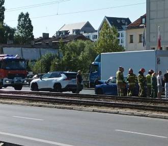 Zderzenie dwóch aut na Podwalu Przedmiejskim w Gdańsku! ZDJĘCIA