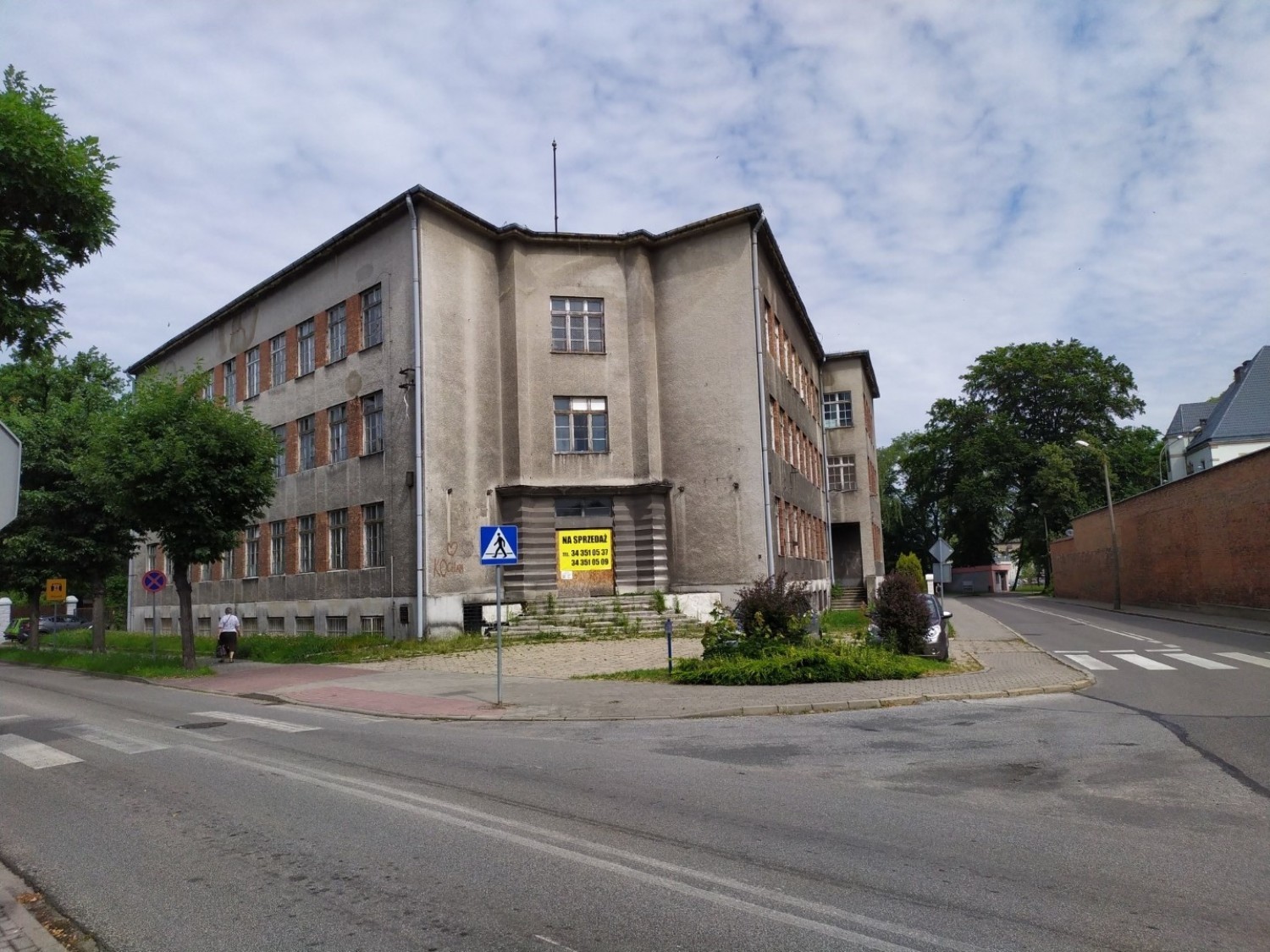 Stary szpital straszy w centrum Lublińca