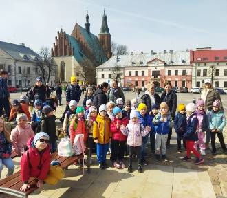 Prawie 180 dzieci z Olkusza wzięło udział w „Powitaniu wiosny z olkuskimi gwarkami”