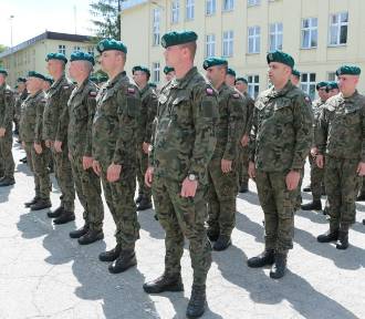 Przekazanie dyw. artylerii samobieżnej w Jarosławiu do 18. Brygady Zmotoryzowanej