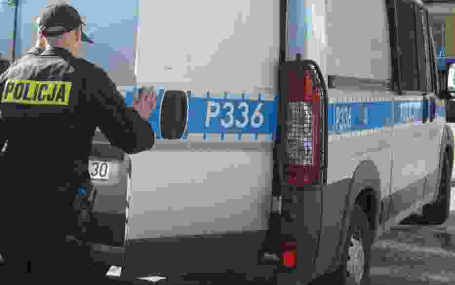Żory: Napad z nożem. 26-latek zaatakował przechodnia, zabrał telefon, a potem ukrył się w piwnicy