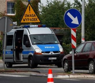 Wypadek na przejściu dla pieszych w Janikowie. Ranna 83-letnia kobieta