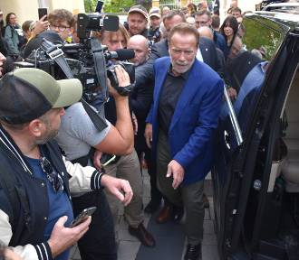 Arnold Schwarzenegger oddał hołd ofiarom Auschwitz i odwiedził synagogę w Oświęcimiu