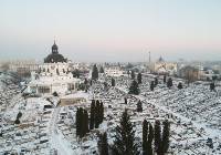 Cmentarz św.Rocha – najpiękniejsza nekropolia w mieście.  Zimowe zdjęcia z lotu ptaka