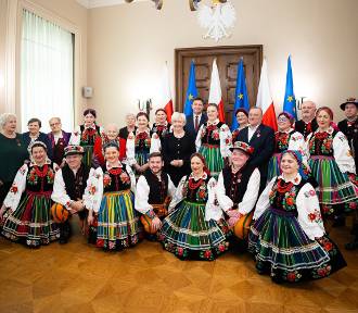 Zespół Ludowy Ziemia Słupiecka odznaczony Brązowymi Krzyżami Zasługi 