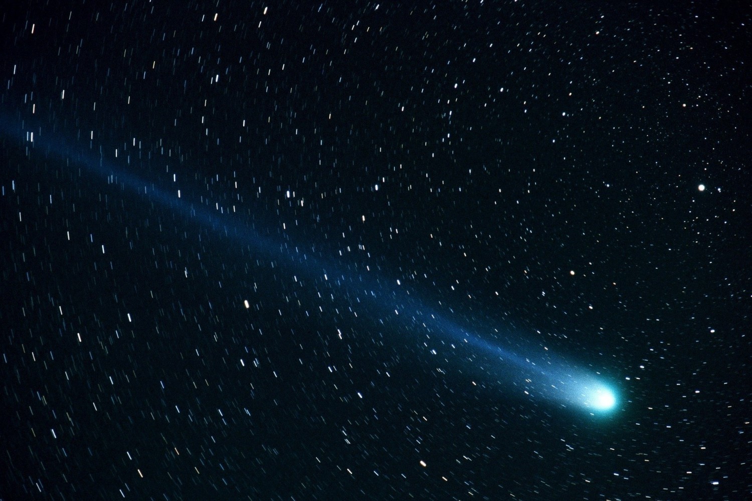 Meteoryt lub kometaW pobliżu Ziemi przelecieć ma meteoryt lub kometa
