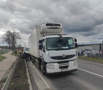 Zderzenie dwóch pojazdów na trasie Grodzisk - Rakoniewice
