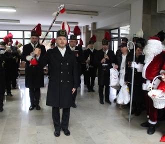 Bełchatowscy górnicy wraz z Mikołajem odwiedzili szpital w Bełchatowie, FOTO, VIDEO
