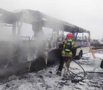 Pożar wojskowego autobusu na S7. Pojazdem podróżowało 34 żołnierzy
