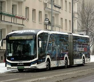 Na ulicach Radomia testowany jest nowy autobus przegubowy