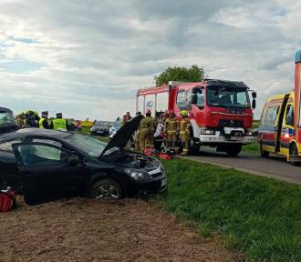 Wypadek na ul. Olewińskiej w Wierzchlesie. Cztery osoby trafiły do szpitala