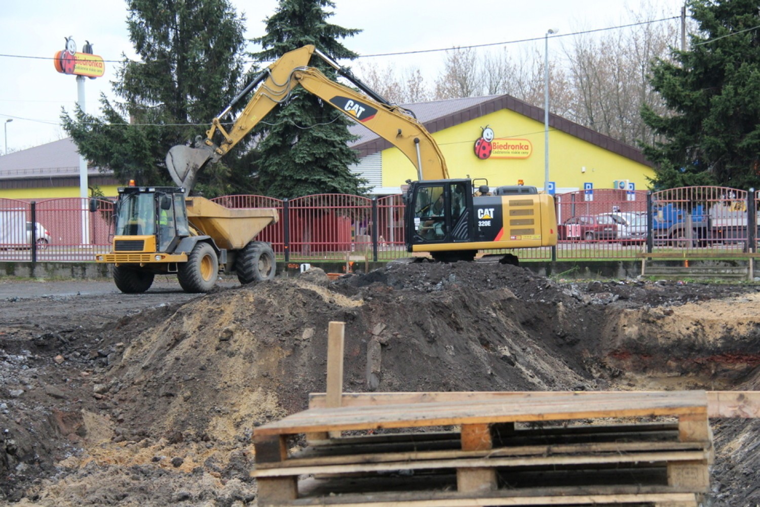 Rozpoczął się remont boiska i zaplecza sportowego CSiR-u przy ul. Konopnickiej