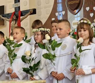 Pierwsza komunia święta w parafii Najświętszego Serca Jezusowego w Piotrkowie ZDJĘCIA