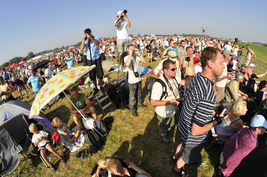 W ubiegłym roku pokazy Air Show obejrzało niespełna 200 tysięcy widzów