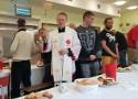 Caritas Diecezji Rzeszowskiej zorgnizowała śniadanie wielkanocne dla bezdomnych 
