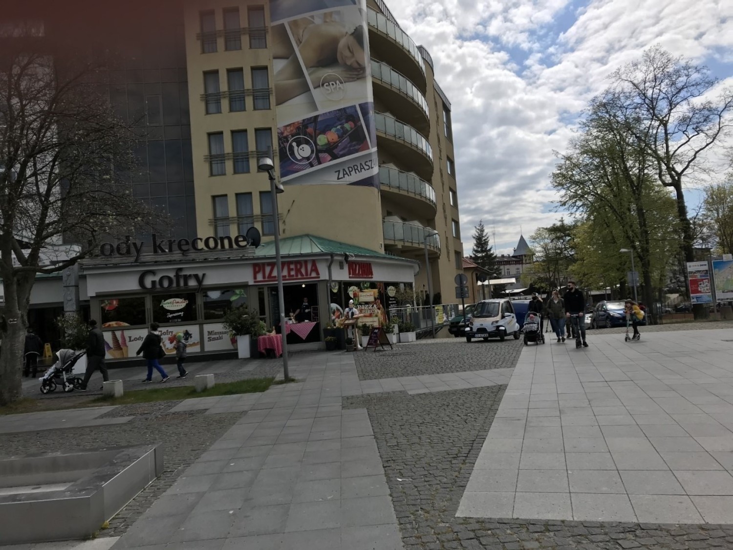To od terminu rezygnacji z rezerwacji pobytu w hotelu zależy teraz to, czy dana placówka odda klientowi pieniądze czy nie